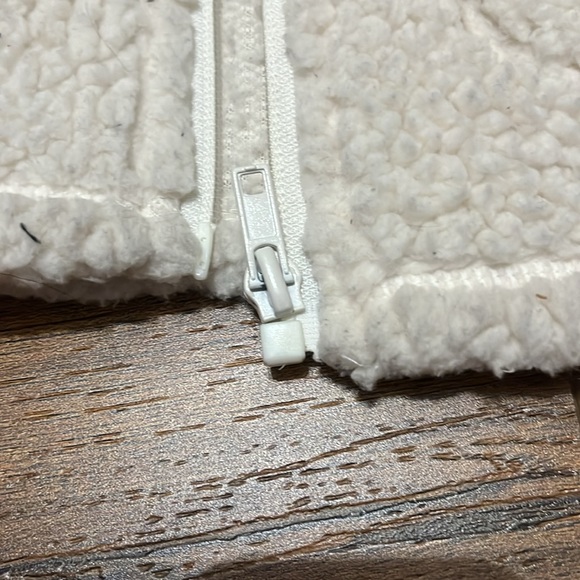 vest - Picture 4 of 4